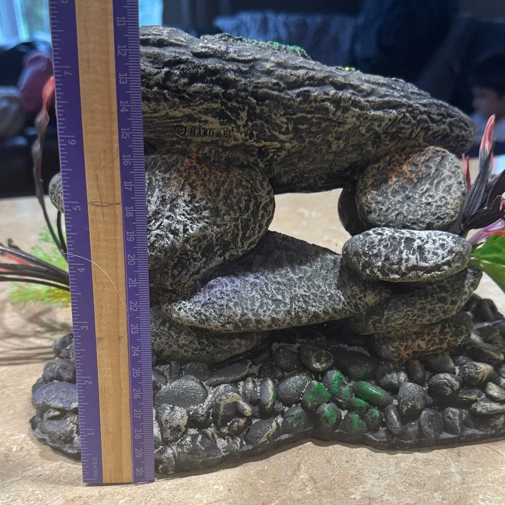 Decorative Aquarium Rock with Plants